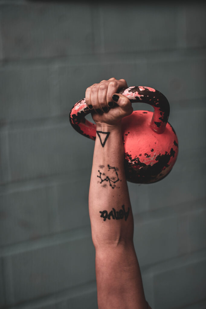 how to hold a kettlebell